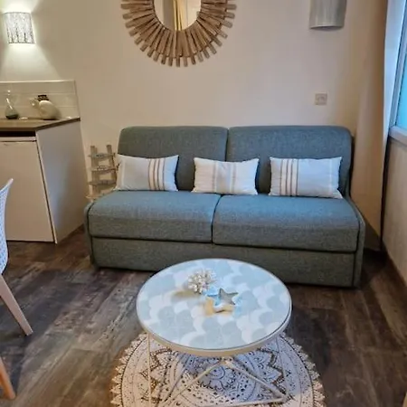 Le Repaire Du Sable D'or *